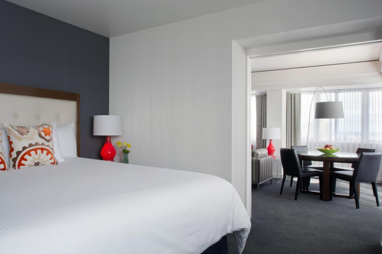 טקומה Hotel Murano מראה חיצוני תמונה A suite at the Hotel Commonwealth