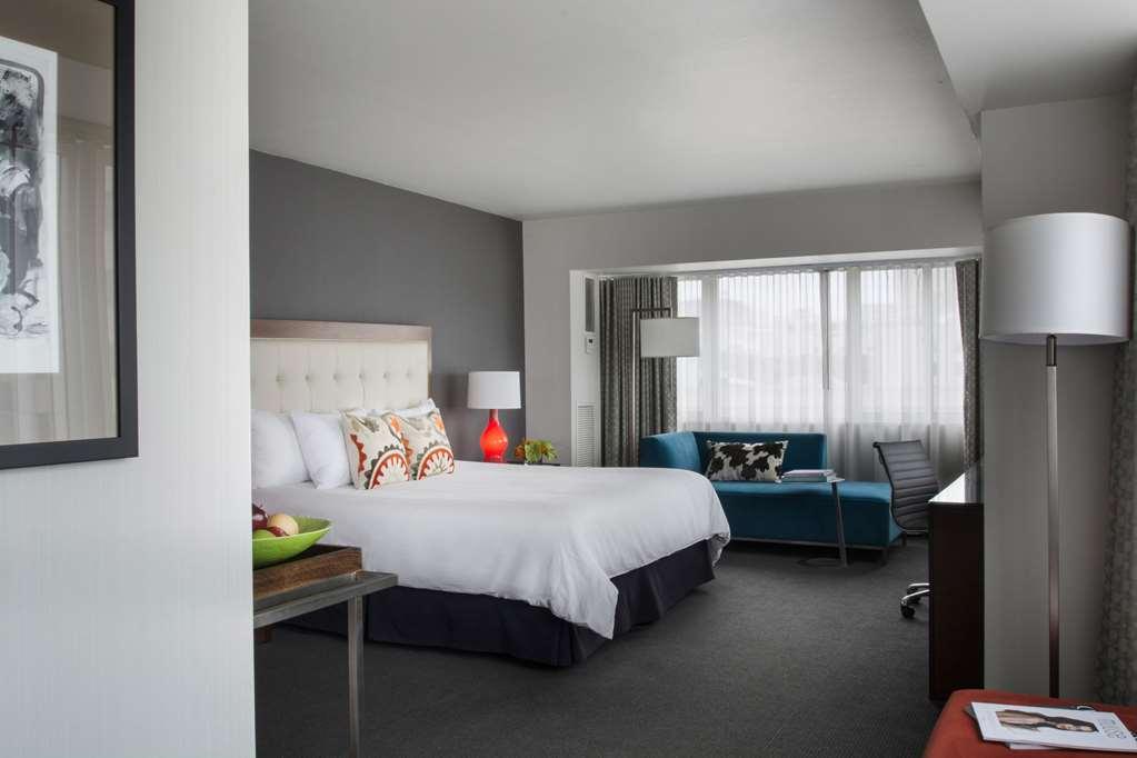 טקומה Hotel Murano חדר תמונה A guest room at the Hotel Commonwealth